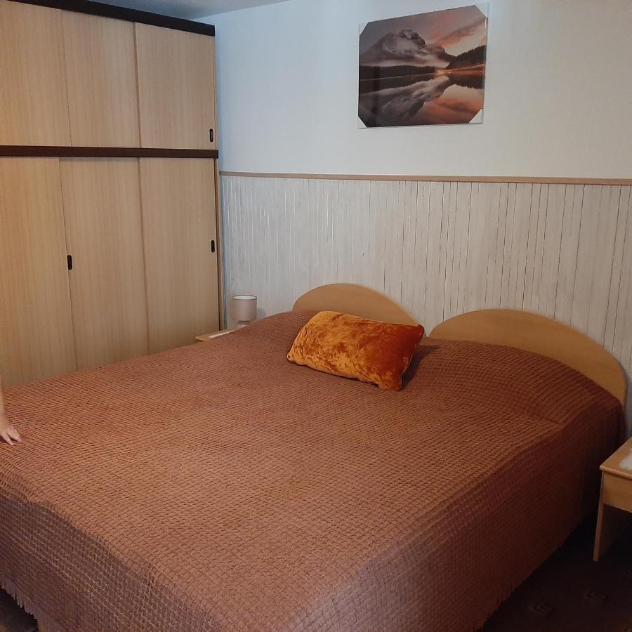 Apartments Gale Делнице Екстер'єр фото