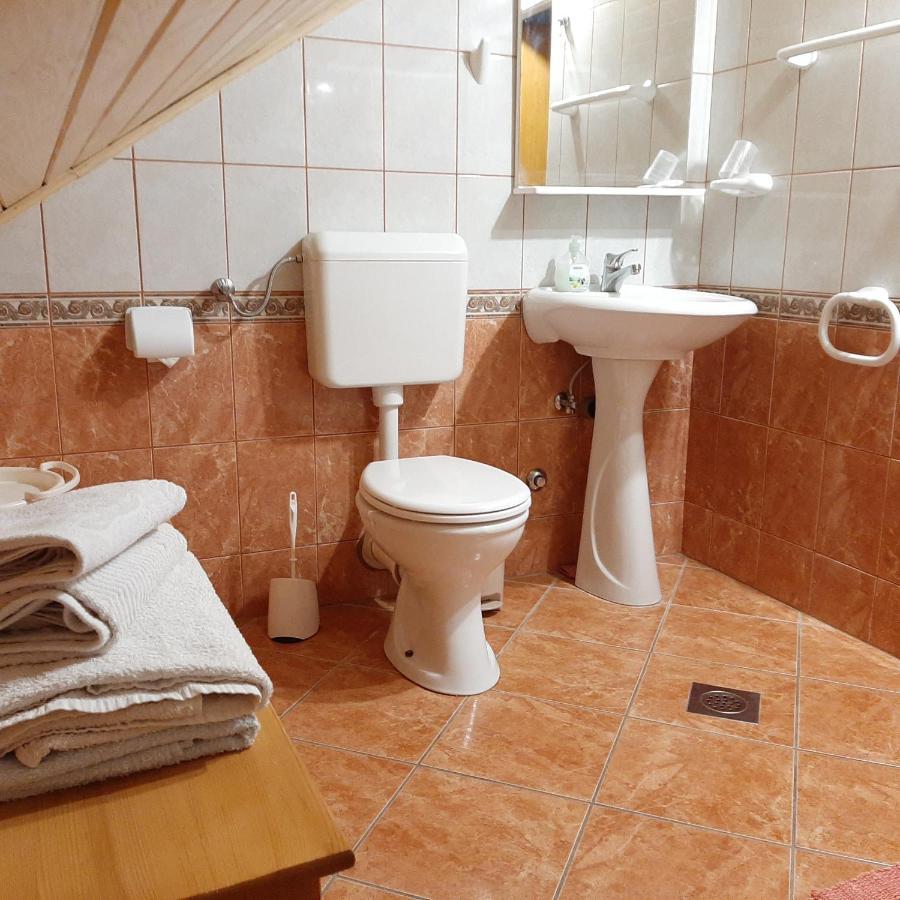 Apartments Gale Делнице Екстер'єр фото